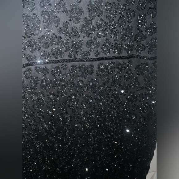 🌺Mac Duggal HIGH NECK FLUTTER CAP SLEEVE GOWN - Picture 6 of 16